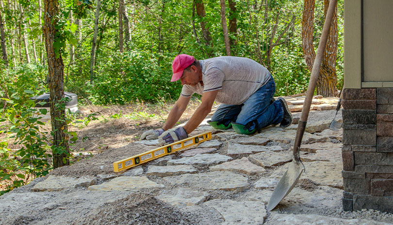 QRHI exterior remodelers working outside
